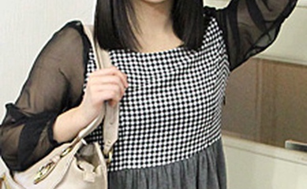 素人AV采访～喜欢情色小说的素人戴眼镜少女～安浩二